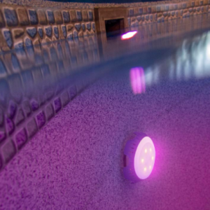 Iluminación para piscinas sobre suelo
